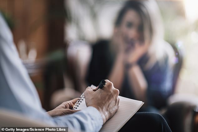 Einige befürchten, dass es gefährlich sein kann, Trauer in ein medizinisches Leiden anstatt in einen natürlichen menschlichen Prozess zu verwandeln, und sind gegen die APA-Entscheidung