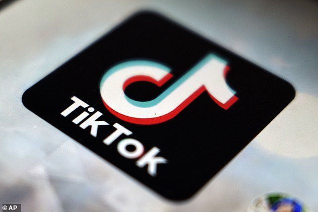 Es überrascht nicht, dass ein Ansturm auf die Geschäfte auf ihre Enthüllung folgte, nachdem Aida den Clip auf TikTok gepostet hatte, wo er 4 Millionen Aufrufe erhielt
