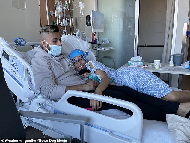 Frau Gunther abgebildet mit ihrem Freund Joao, der auch Kampfsportlehrer ist