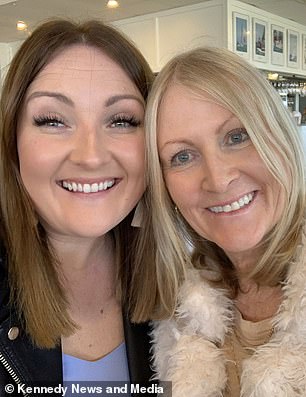 Frau Murray mit Tochter Hayley, 32