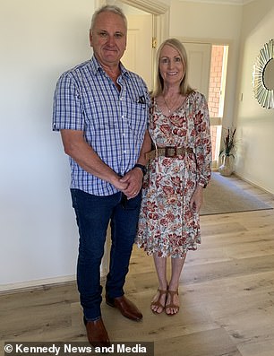 Frau Murray mit Ehemann Paul, 58