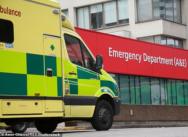 Die von Health Compare zusammengestellten Daten zeigen, wie lange Patienten im Durchschnitt auf eine bestimmte Operation in ihrem örtlichen Krankenhaus warten, und listen dann andere in der Nähe, einschließlich Privatkliniken, mit kürzeren Warteschlangen auf.  (Dateibild)