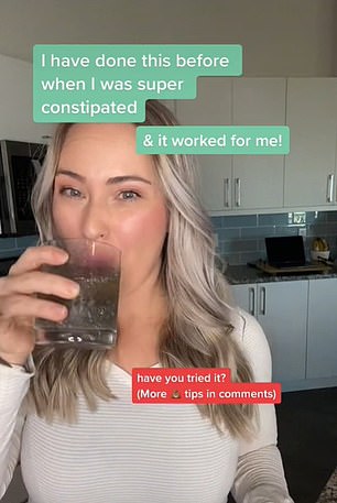 Dutzende anderer Darmgesundheitsexperten und Food-Blogger haben den Trend befürwortet, darunter Dr. Lindsey Schmidt (im Bild) und Ashley McCrary-Mac, die jeweils Hunderttausende von Anhängern haben