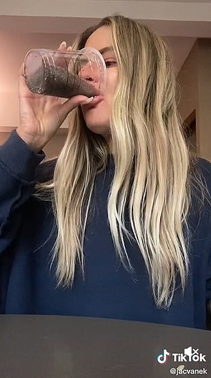 Die TV-Produzentin und Autorin Jac Vanek (im Bild) hat Hunderttausende Aufrufe für ihr Video erzielt, in dem sie den Trend testet