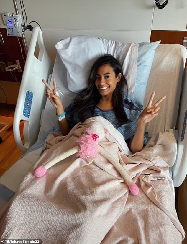 Rodriguez ist oben nach der Operation zur Entfernung der Ovarialzyste abgebildet.  Vier Wochen später sagt sie, es gehe ihr gut