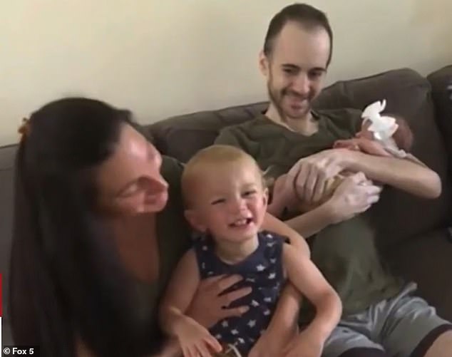 Jetzt auf der Warteliste hofft Di Laura, dass er einen Spender finden und seine beiden kleinen Kinder weiter großziehen kann