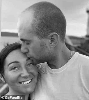 Di Laura wurde von einem Arzt gesagt, dass er sich auf den Tod vorbereiten sollte, nachdem die monatelange Behandlung ihm wenig geholfen hatte