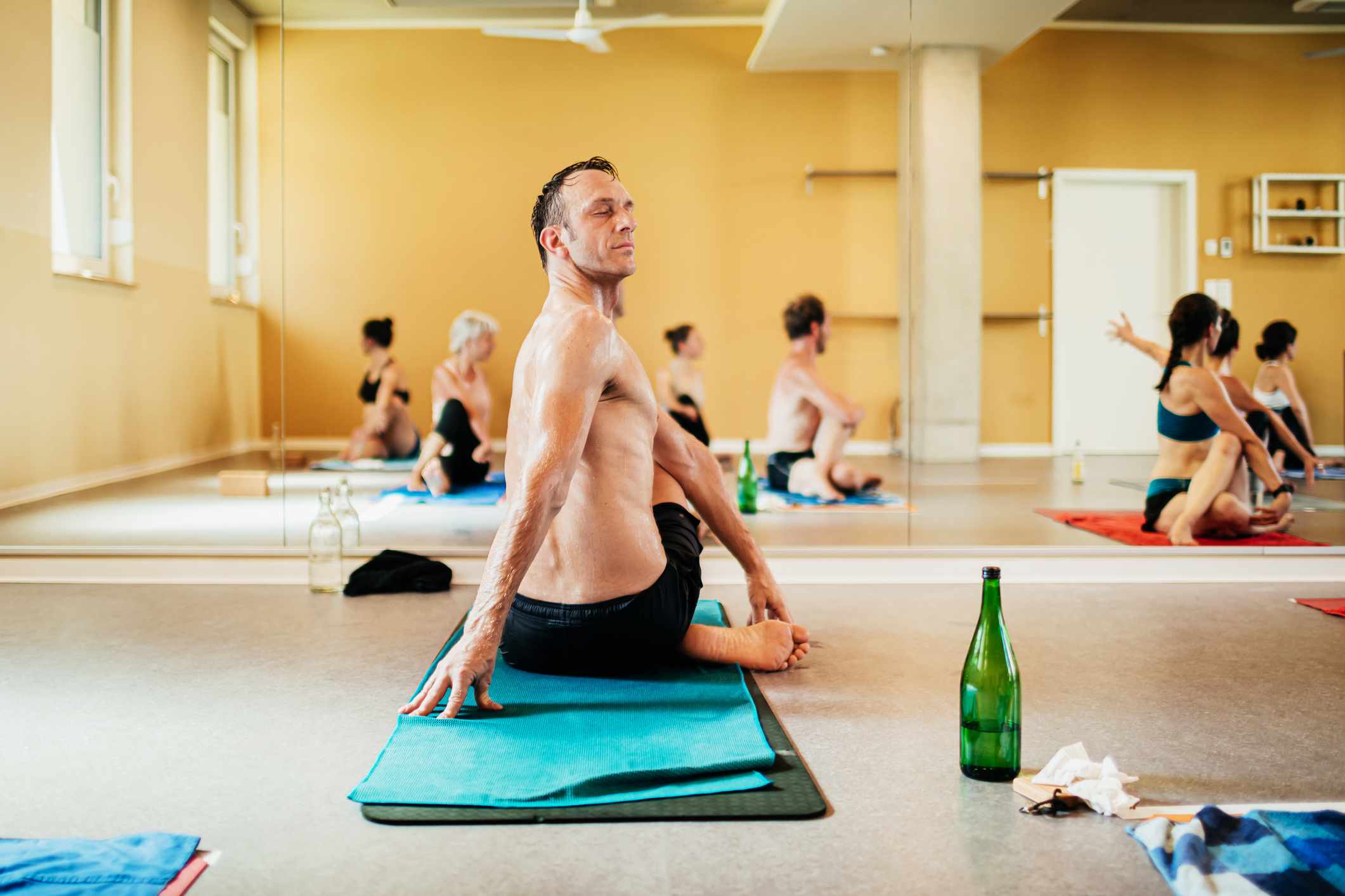 Hot Yoga könnte laut Studie bei der Behandlung von Depressionssymptomen helfen