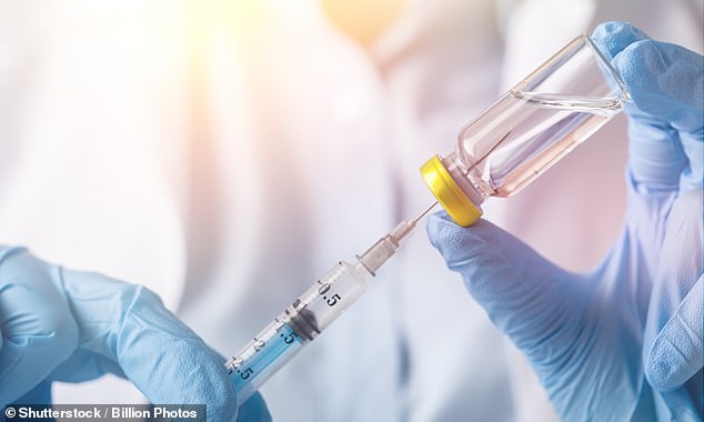 Ein neuer Impfstoff zur Behandlung von Krebs wird derzeit an Briten mit Prostata-, Lungen- und Eierstocktumoren getestet