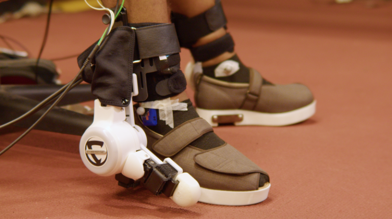 Jahrhundertealte Mobilitätshilfen können durch tragbare Exoskelette ersetzt werden