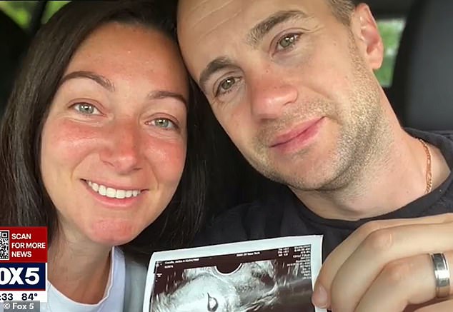 New Yorker Vater, 35, mit seltenem Bauchkrebs, dem von einem Arzt gesagt wurde, er solle den Tod akzeptieren, wird nach jahrelangem Kampf mit der Versicherungsgesellschaft ENDLICH für die seltene „multiviszerale“ Organtransplantation zugelassen